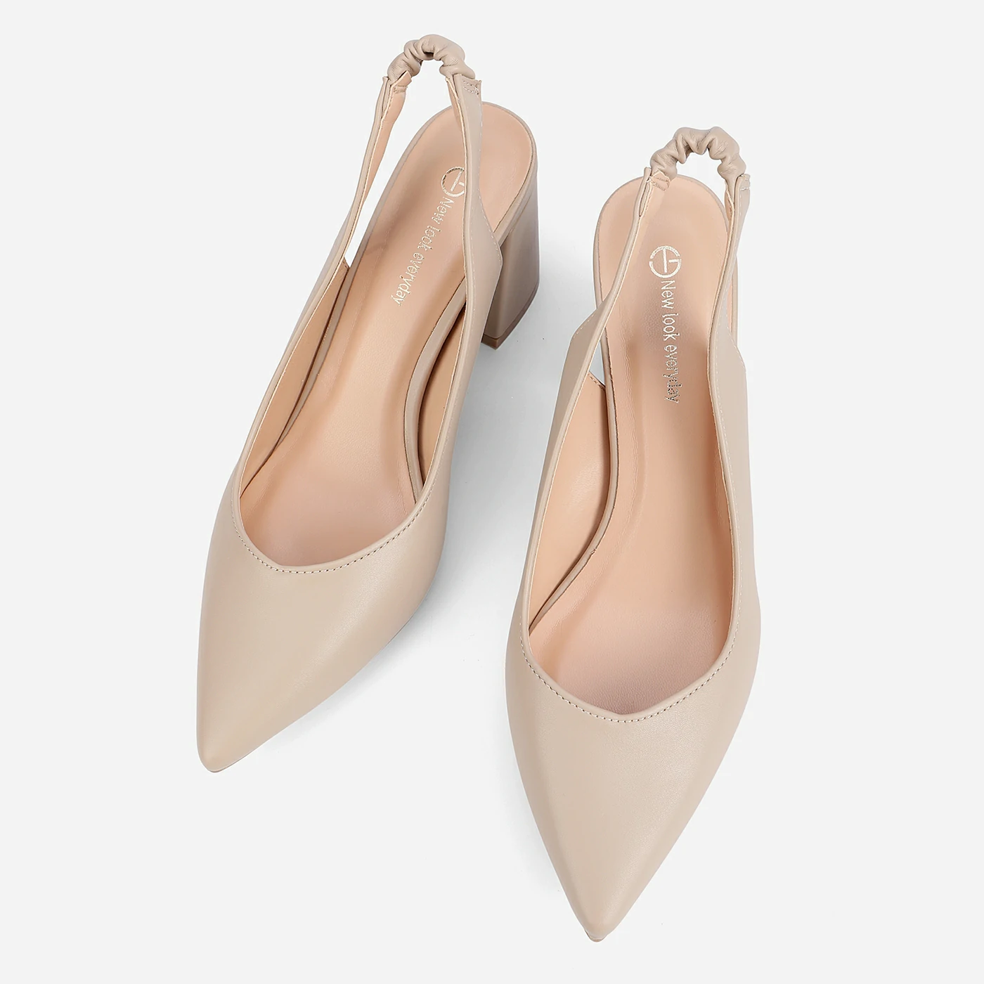 נעל עקב בז 40