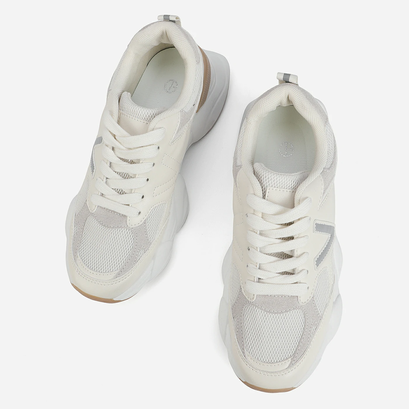 סניקרס/ספורט בז 38