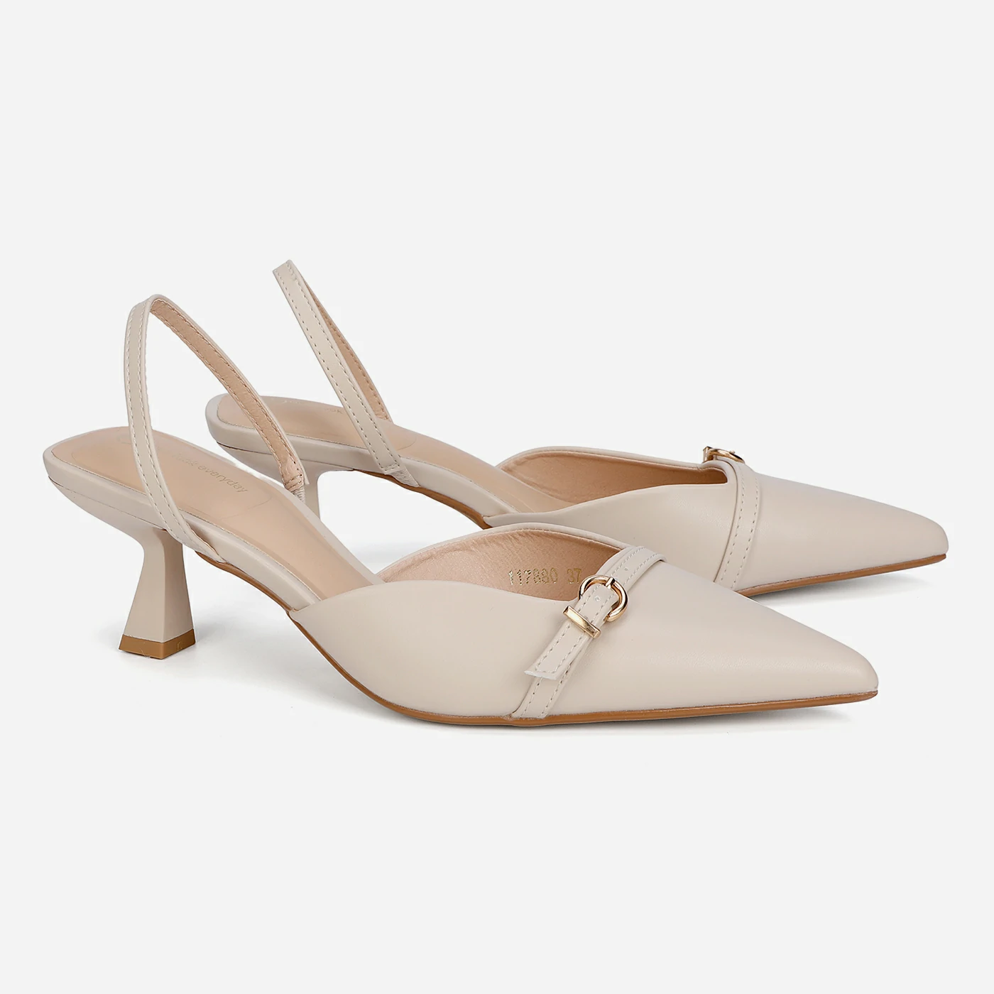 נעל עקב בז 39