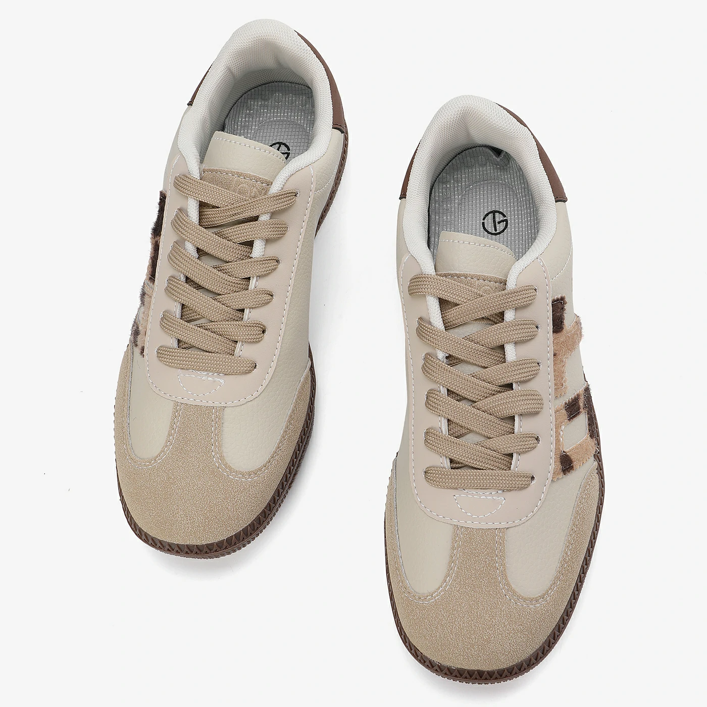 סניקרס/ספורט בז 40