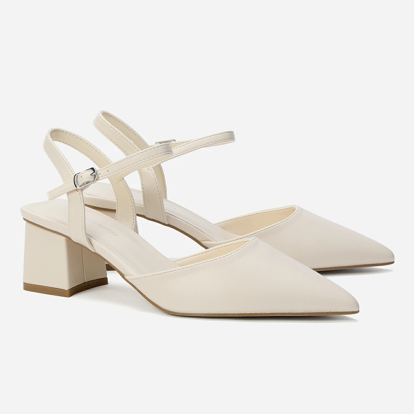 נעל עקב קרם 37