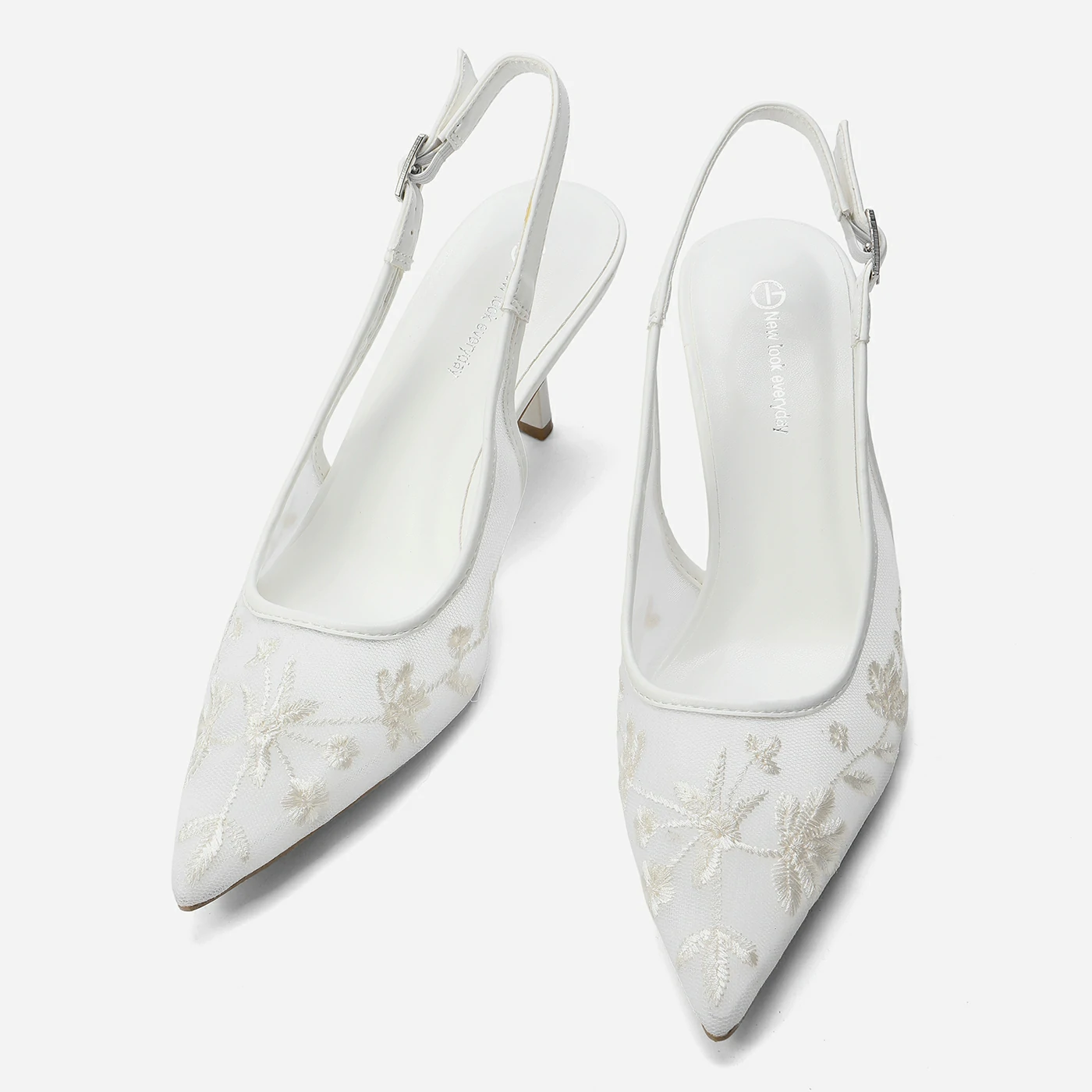 נעל עקב לבן 37