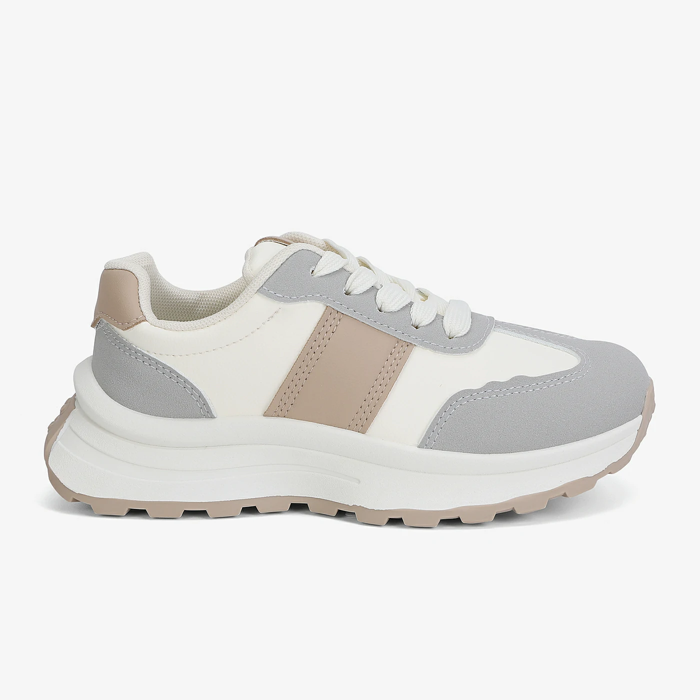 סניקרס/ספורט בז 31