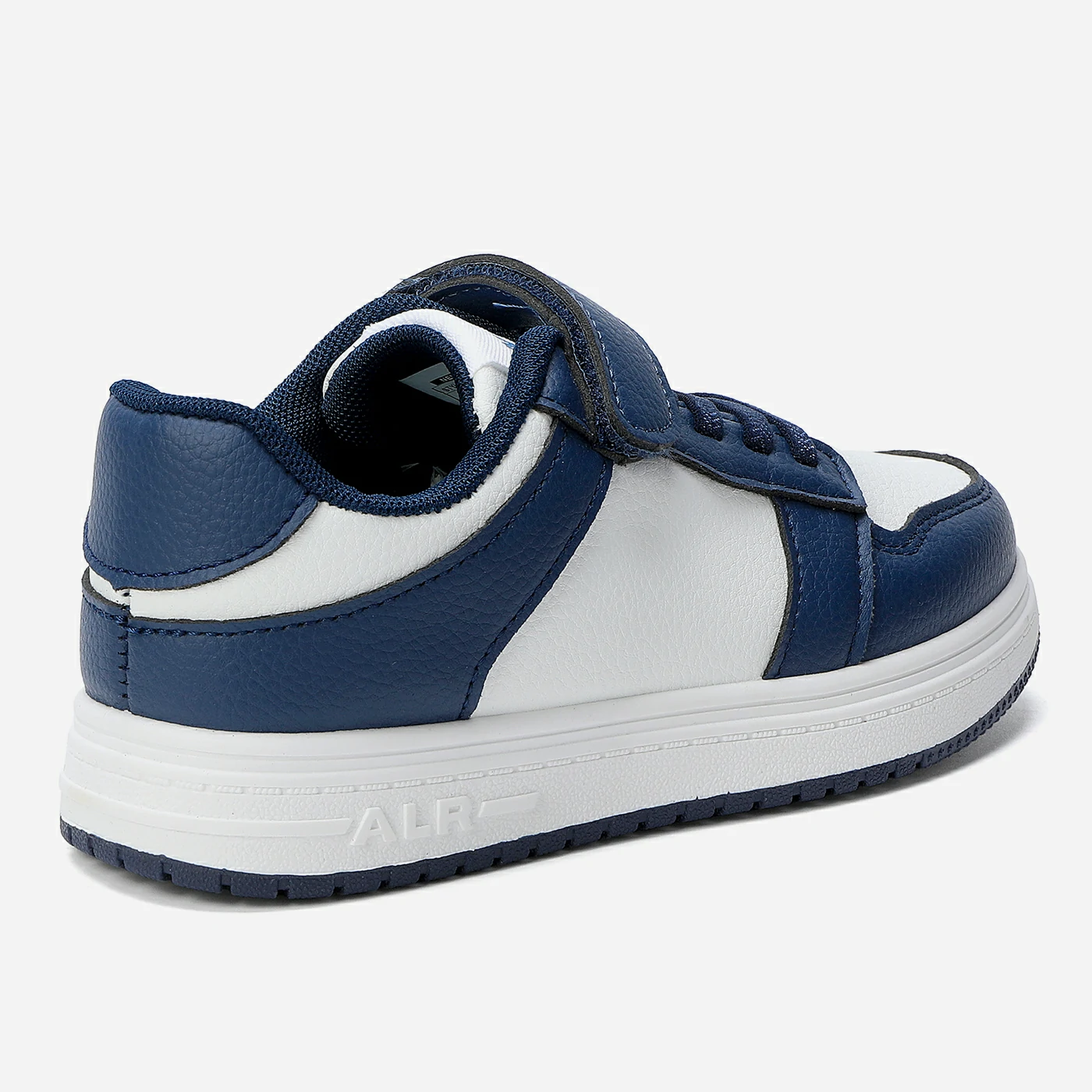 סניקרס/ספורט נייבי 31