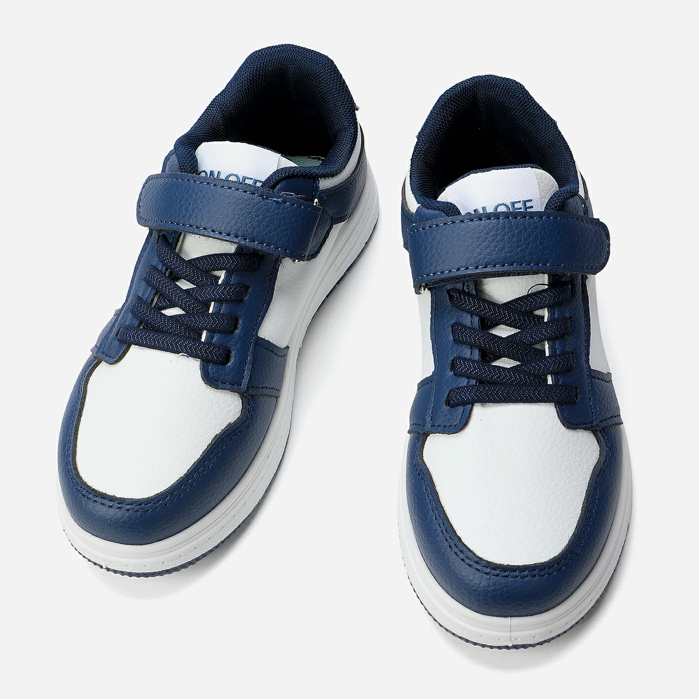 סניקרס/ספורט נייבי 31