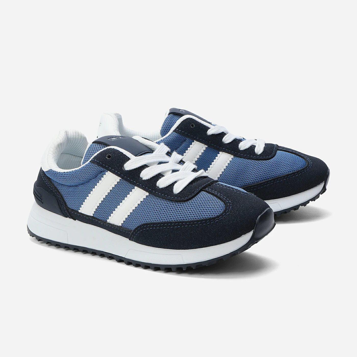 סניקרס/ספורט נייבי 34