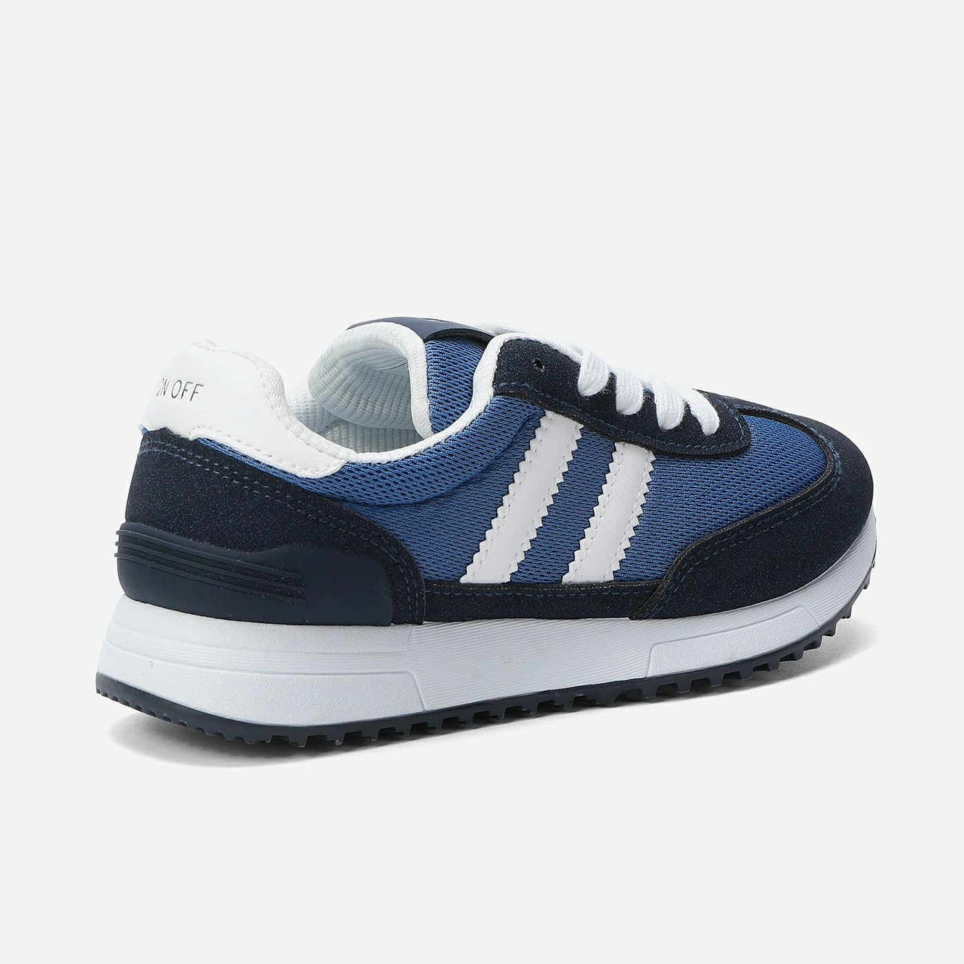 סניקרס/ספורט נייבי 34