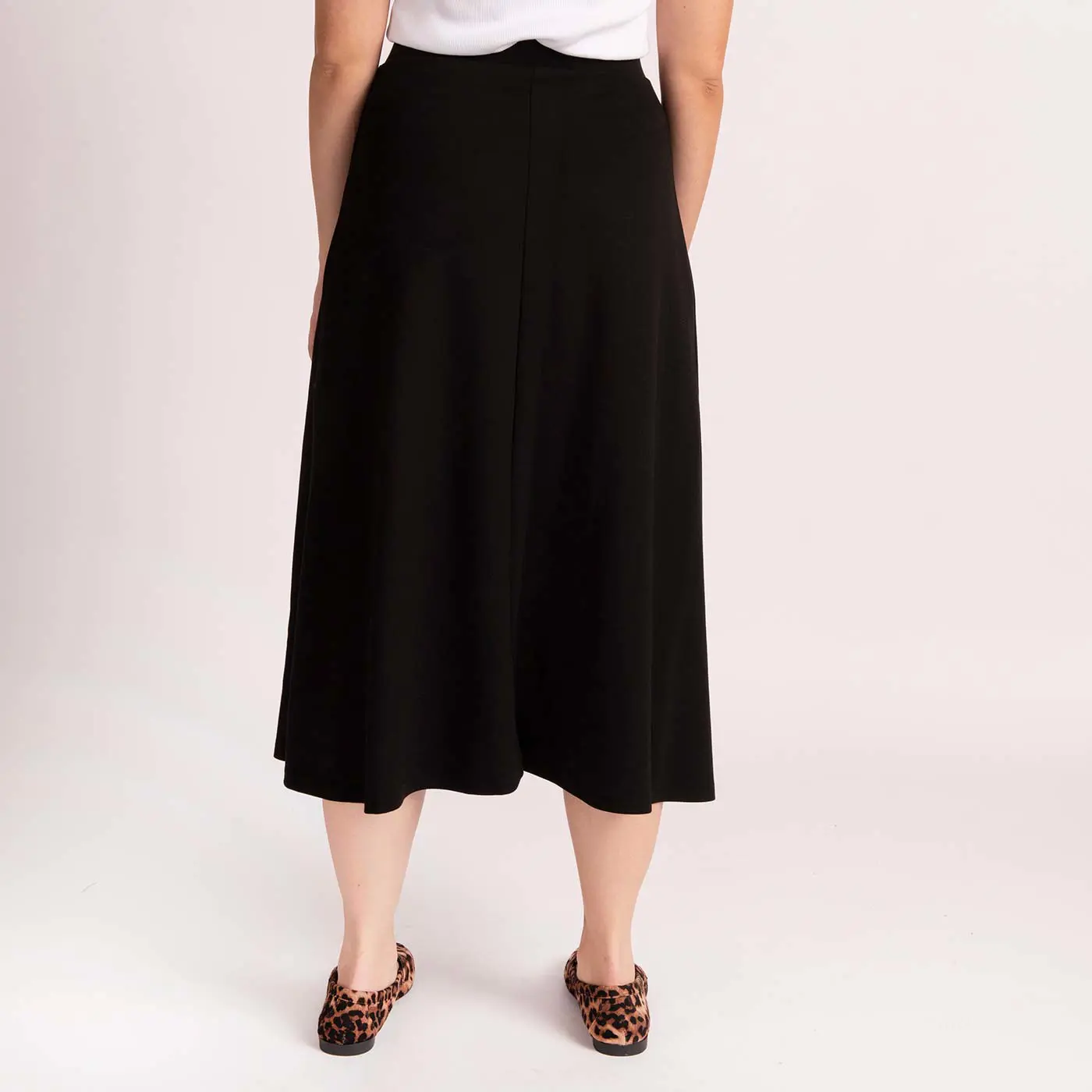 מכנסיים וחצאיות שחור L