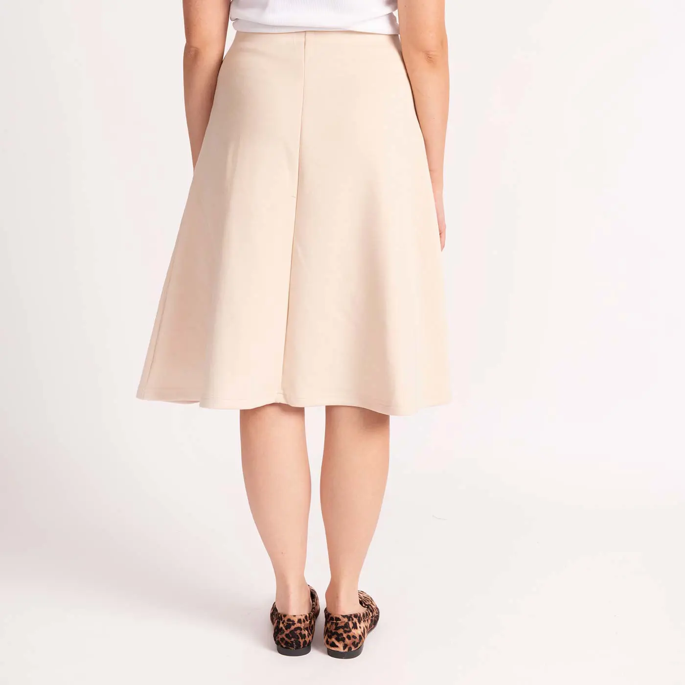 מכנסיים וחצאיות אופווייט L