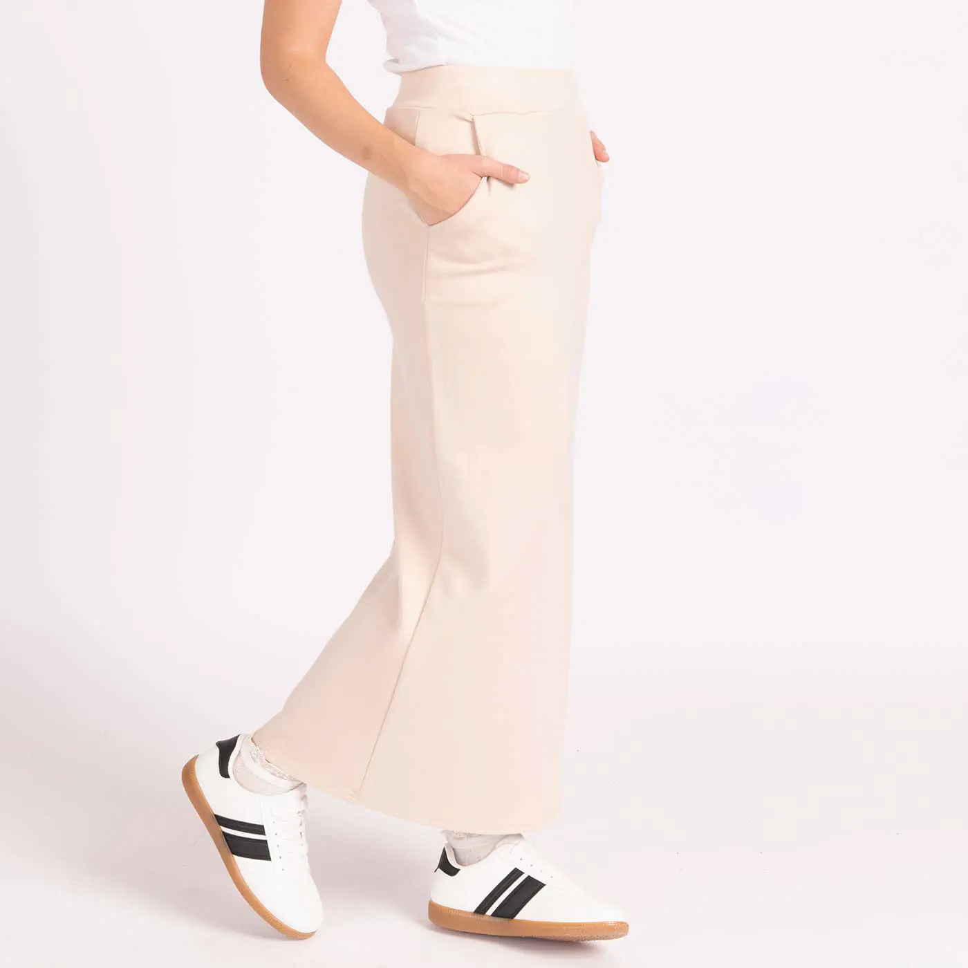 מכנסיים וחצאיות אופווייט L