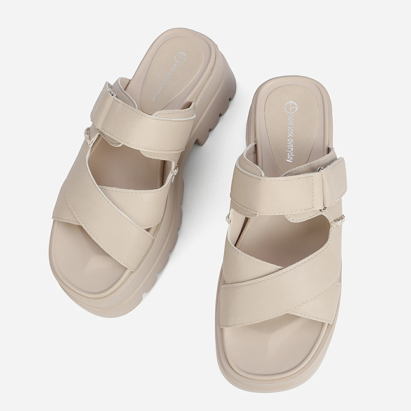 כפכף פלטפורמה אופווייט 39