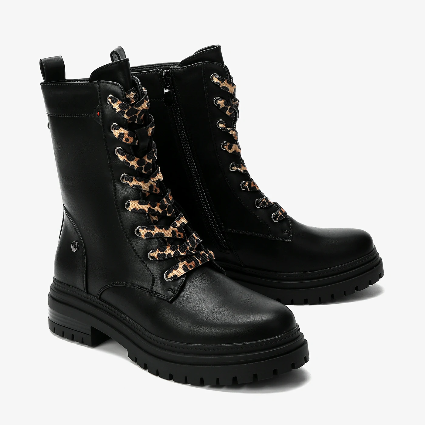 מגפון שטוח שחור 39