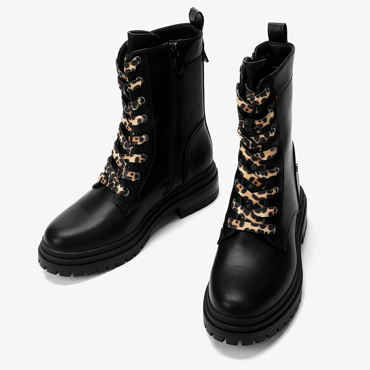 מגפון שטוח שחור 39