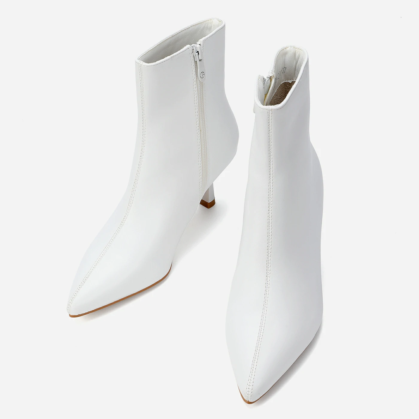 מגפון עקב לבן 38