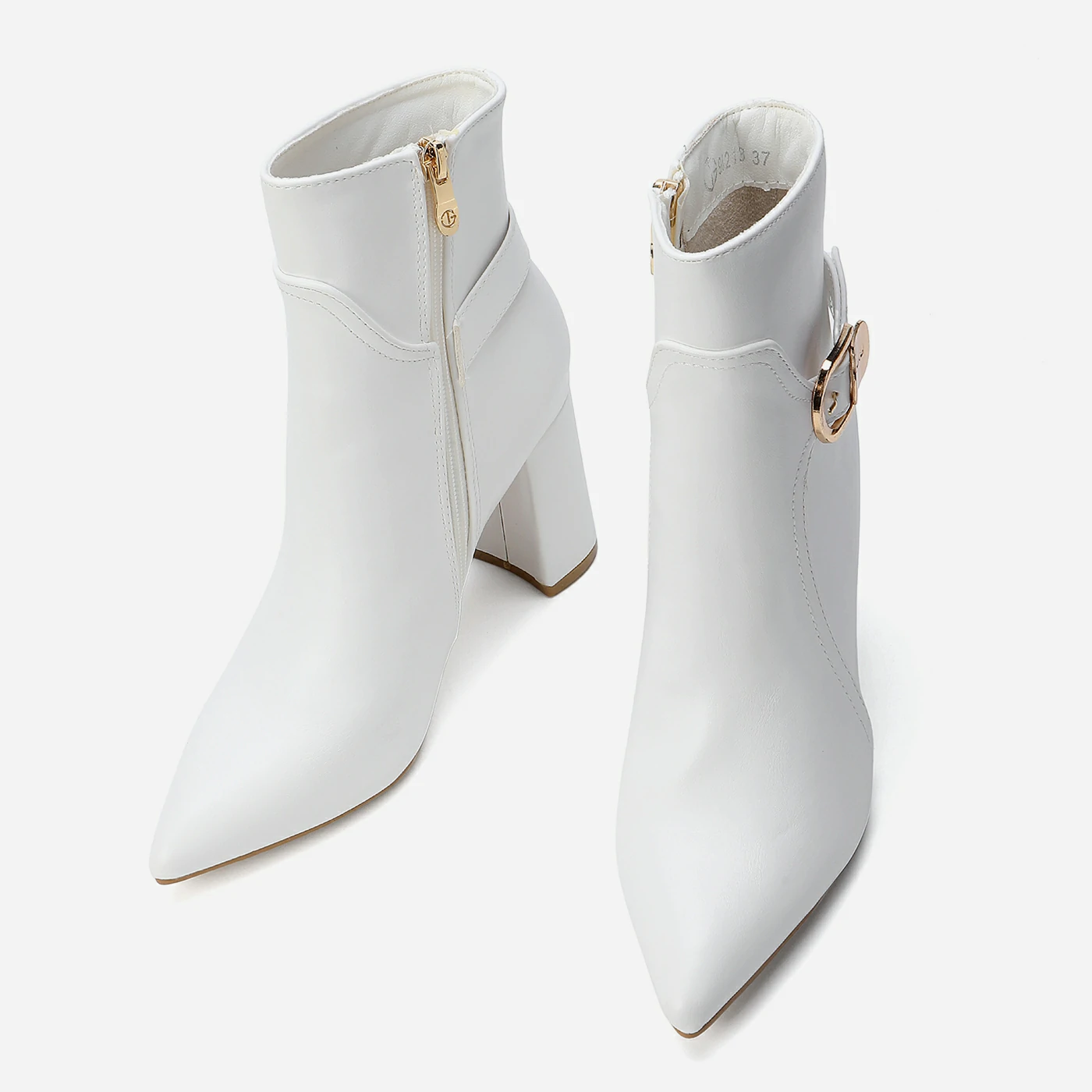 מגפון עקב לבן 36