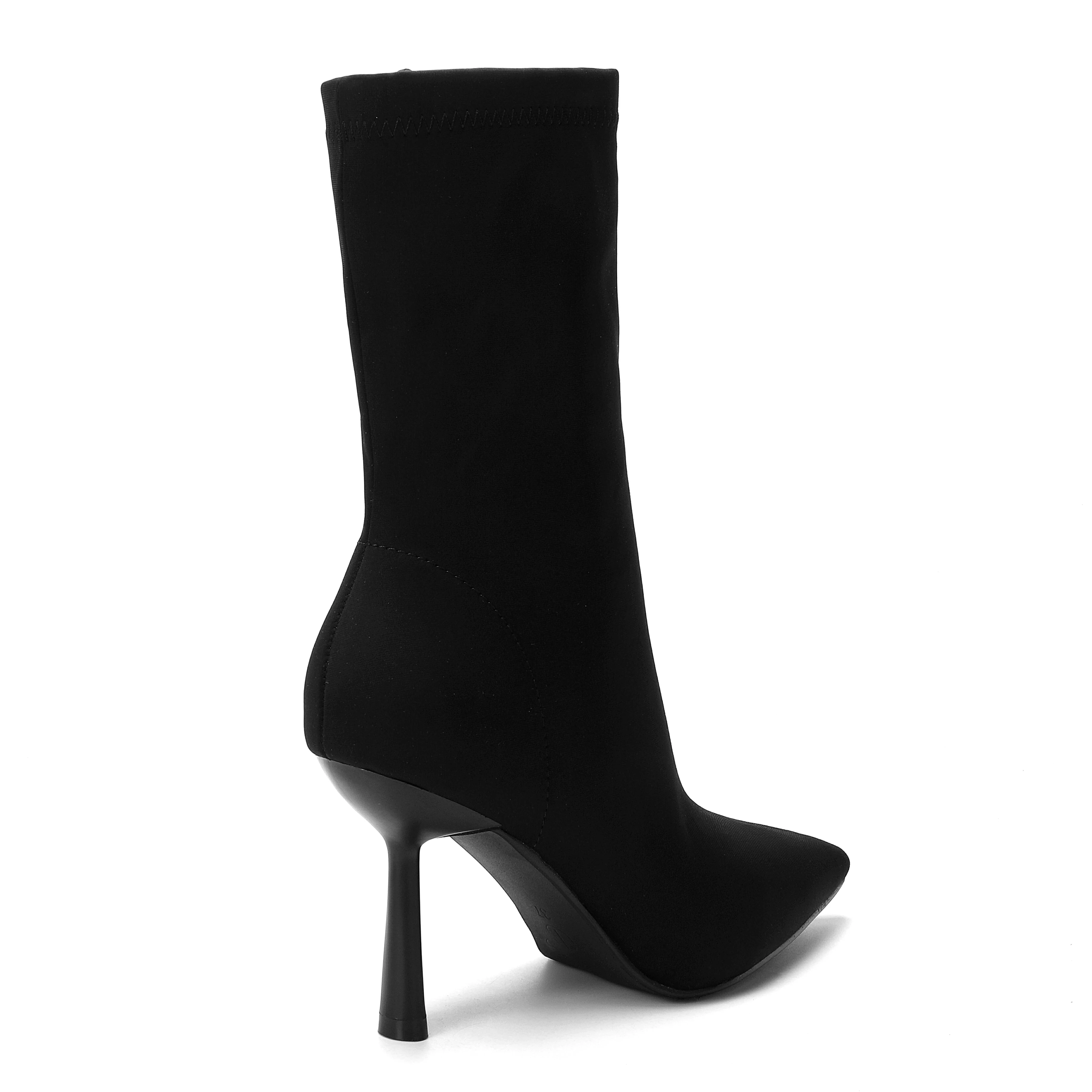 מגף עקב שחור 36