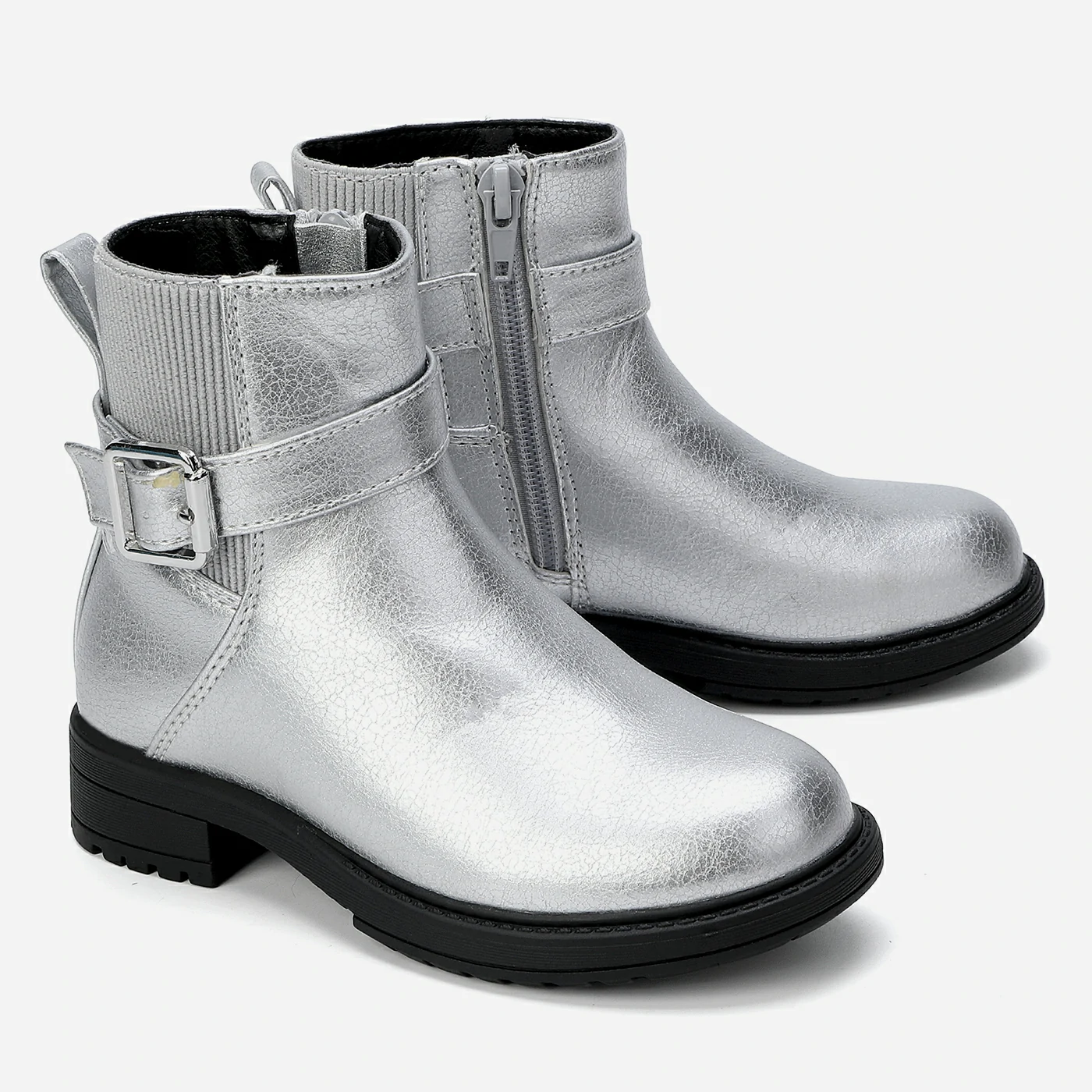 מגפון כסף 28