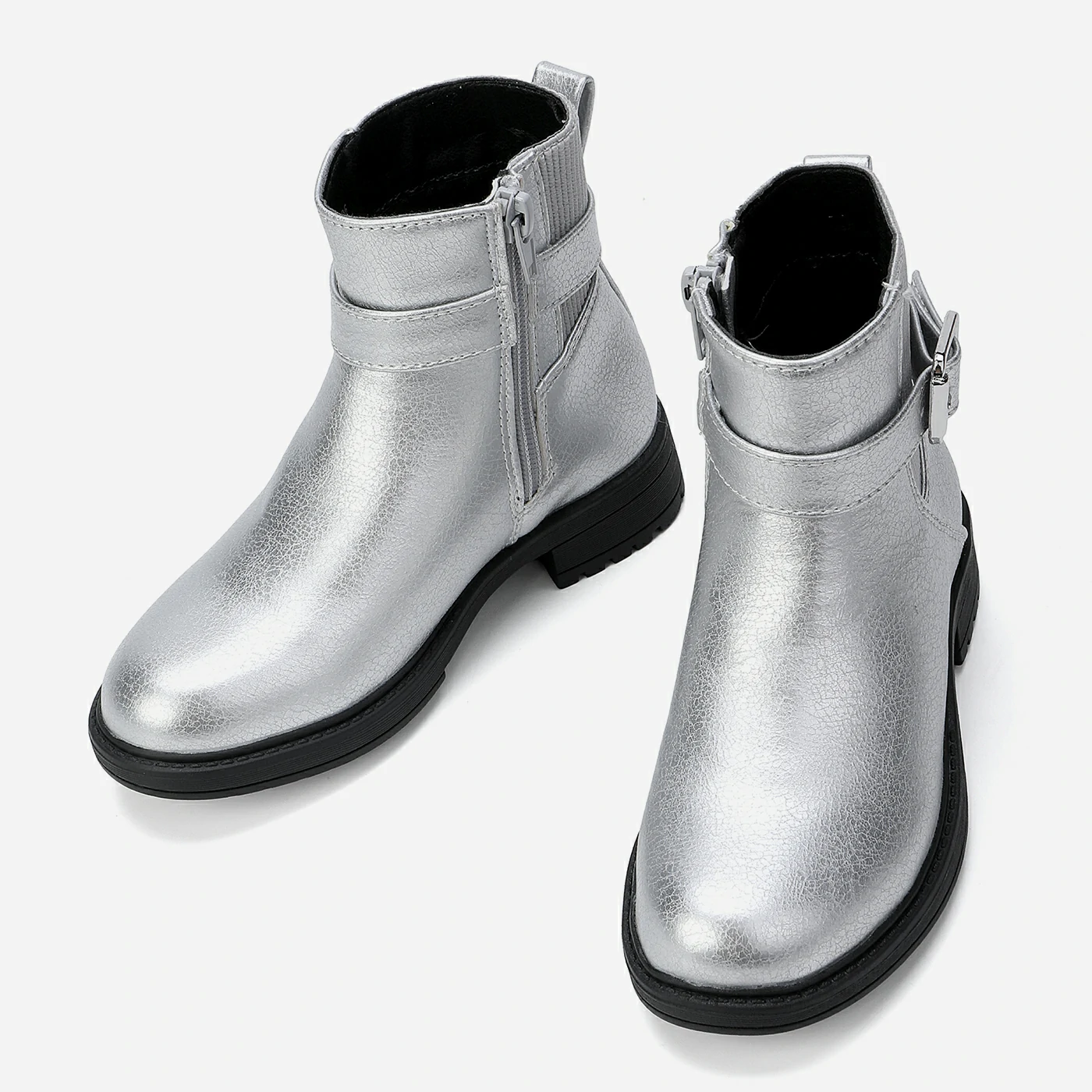 מגפון כסף 28