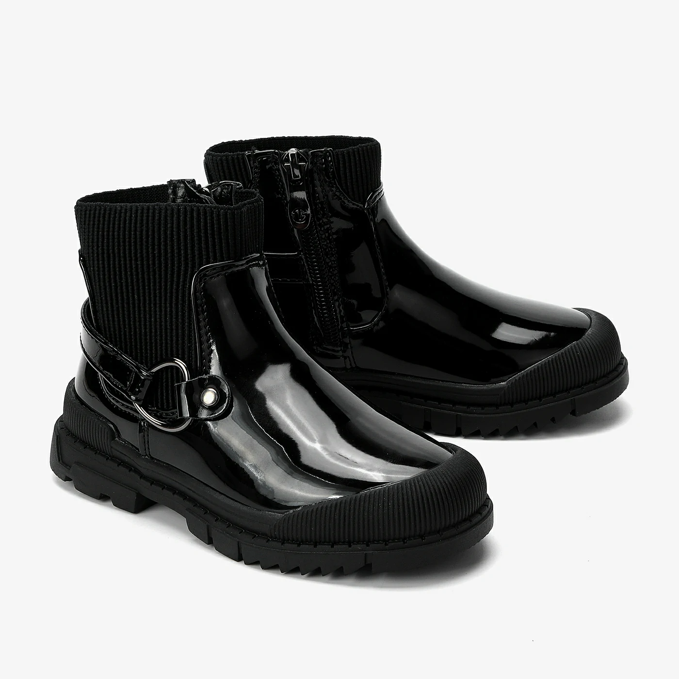 מגפון שחור 28