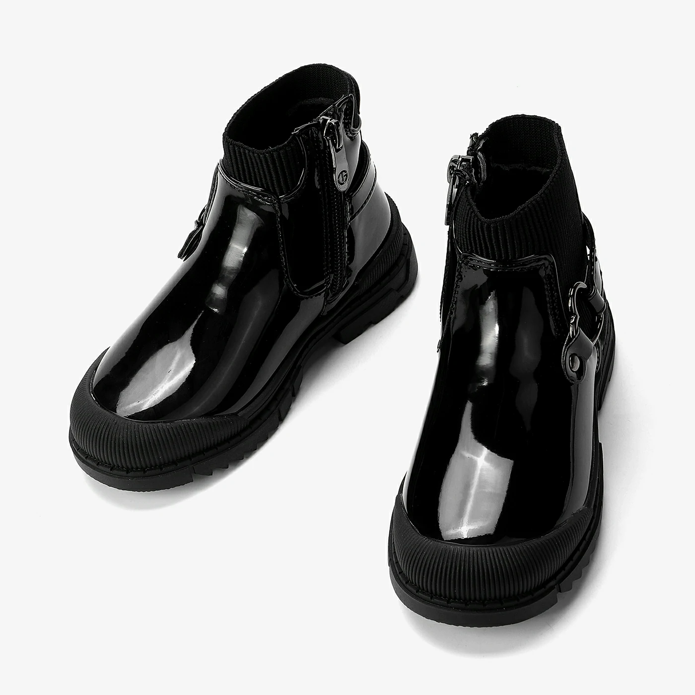 מגפון שחור 28