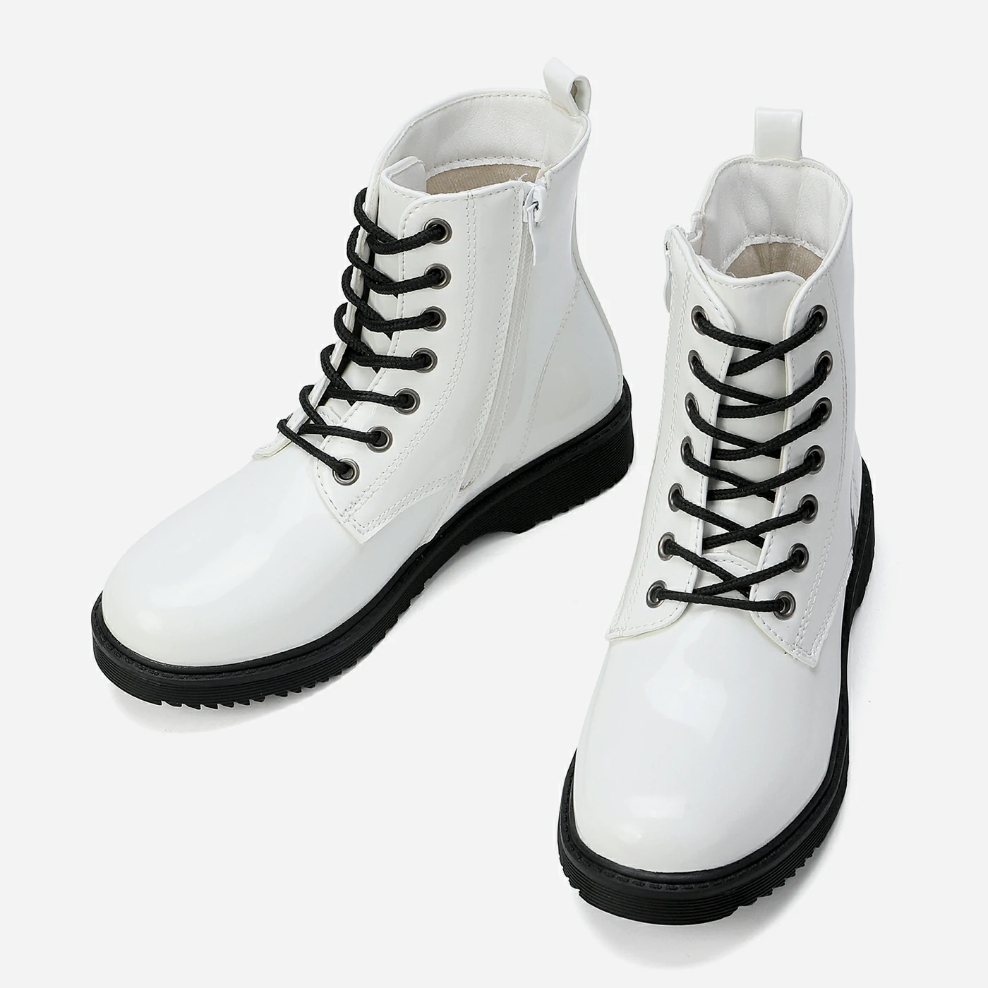 מגפון לבן 35