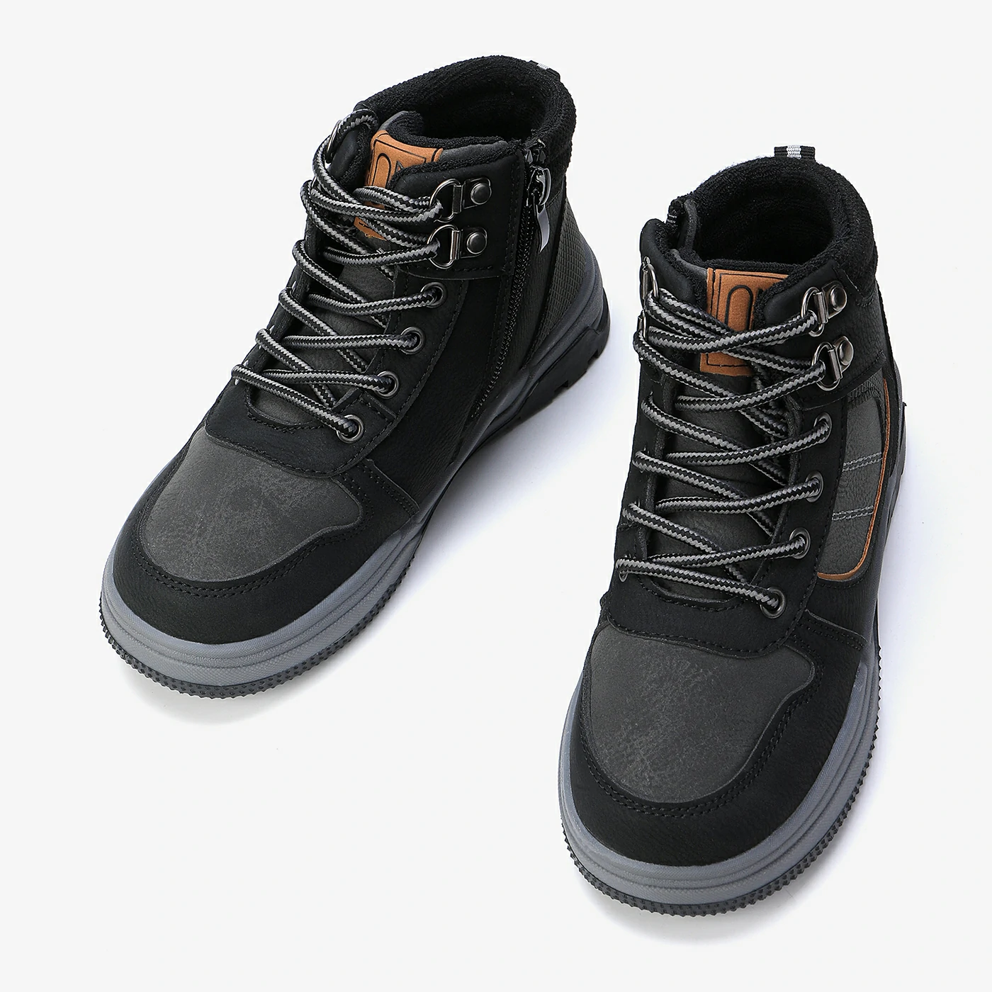 מגפון שחור 26