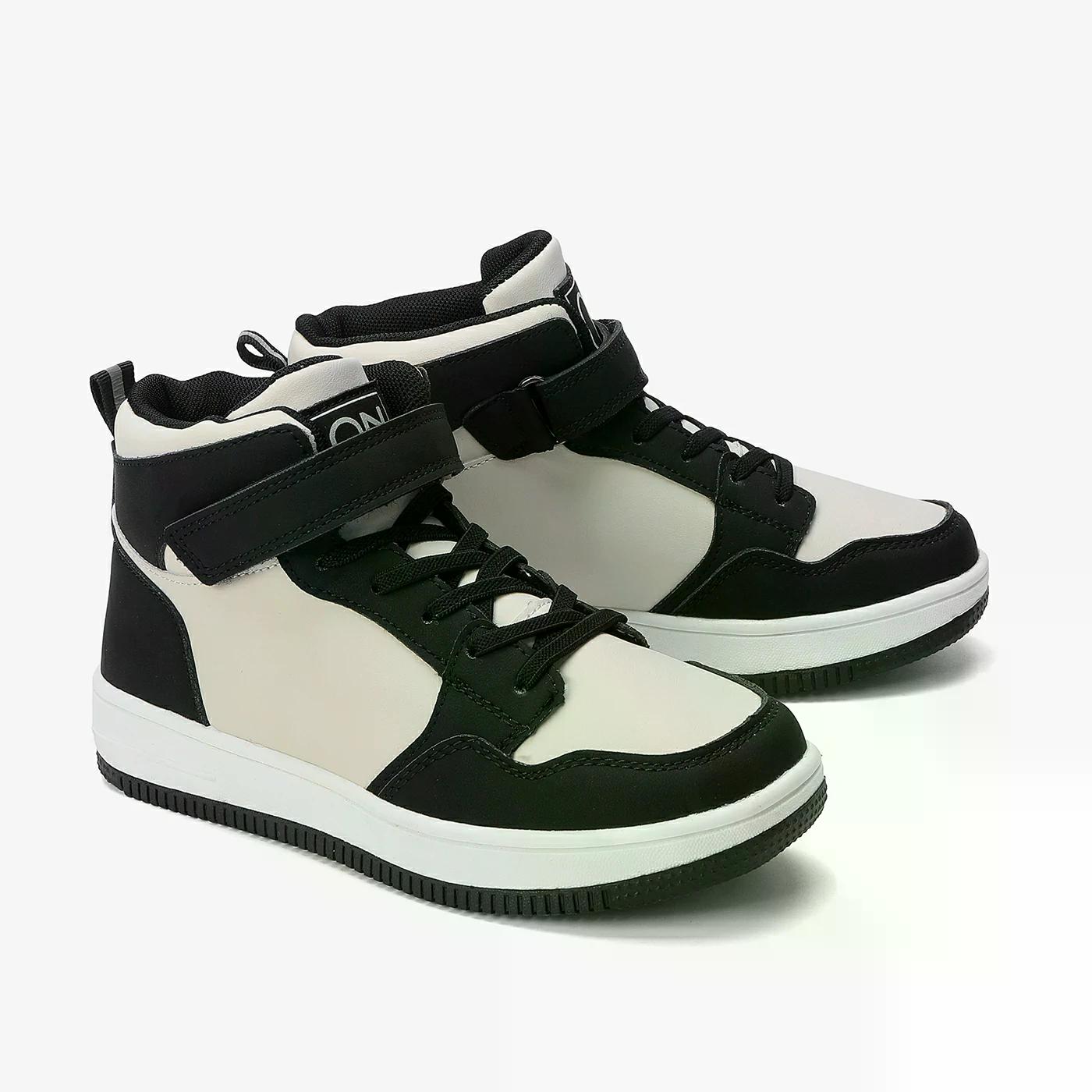 מגפון שחור 31