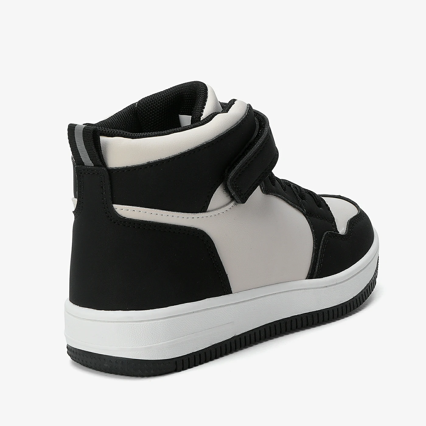 מגפון שחור 31