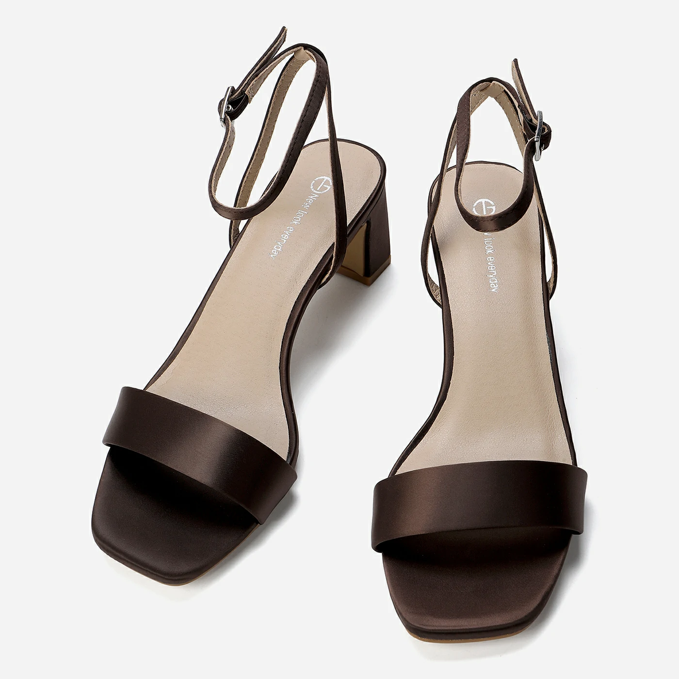 סנדל עקב חום 38