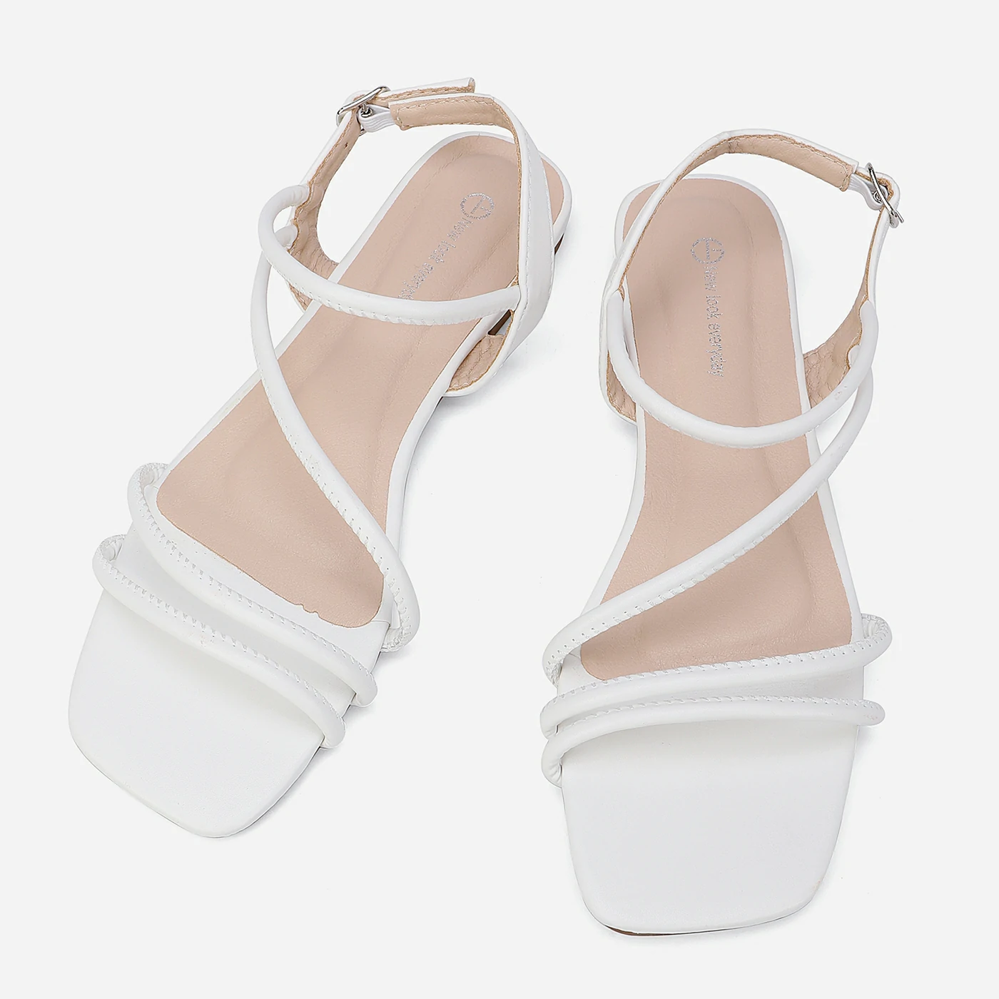 סנדל שטוח לבן 37