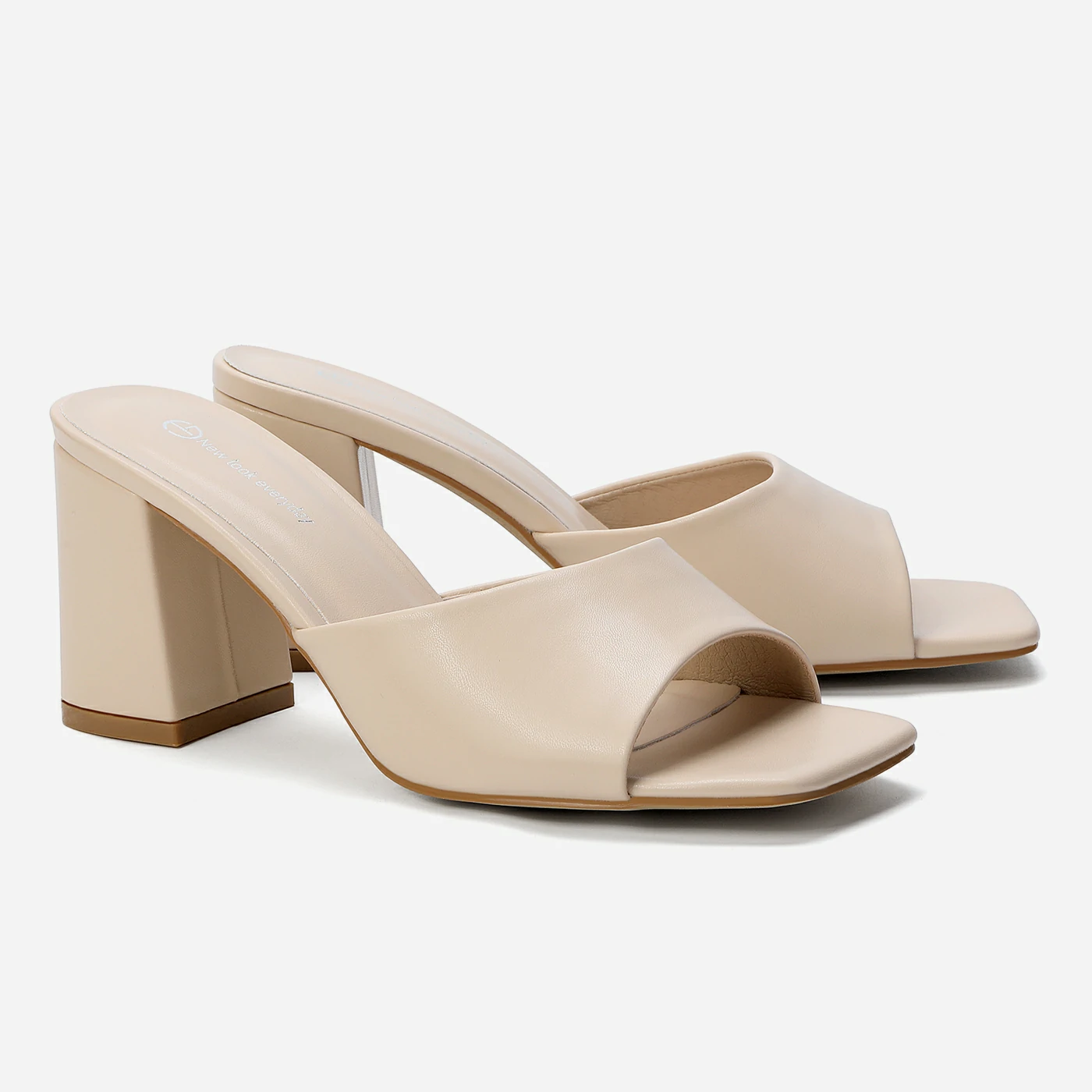 כפכף עקב בז 40